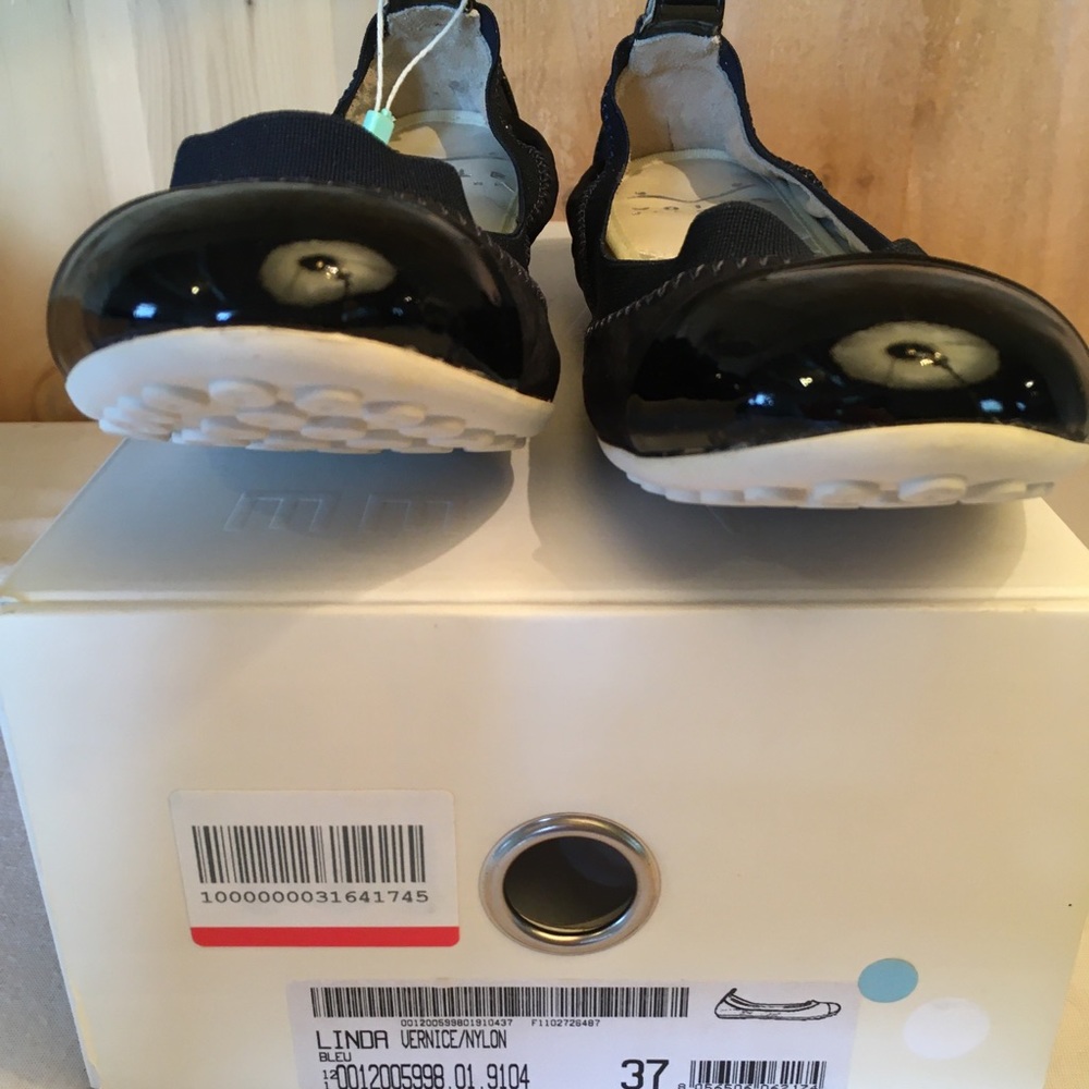 Viole Blanche Black Linda size 7/ 37 New in box